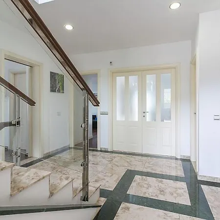 Villa Dreams *