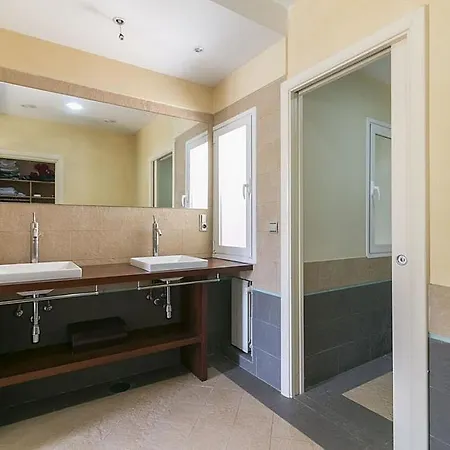 Dreams Villa *